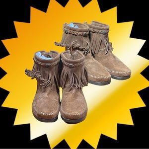 Minnetonka - Back Zip Hardsole Ankle Boot - Womens Size 9 - Brown Soft Suede